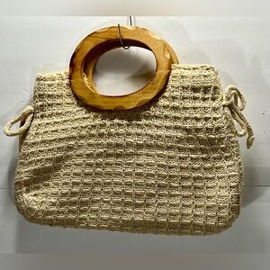 WOVEN CREAM CROCHET BASKET HANDBAG WITH WOODEN HANDLES